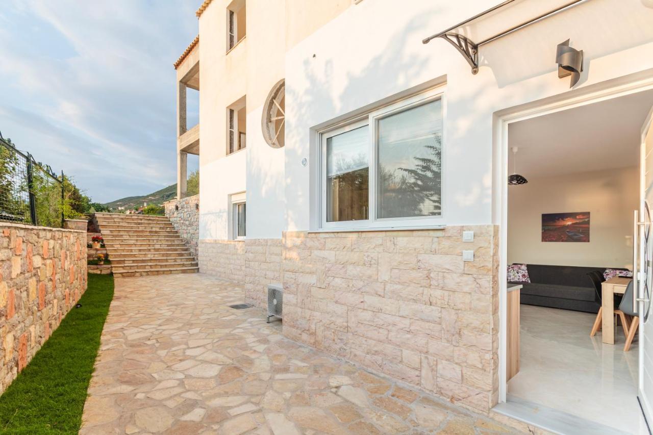 Kelly'S Sunset Apartment 2 Kalamata Exterior photo